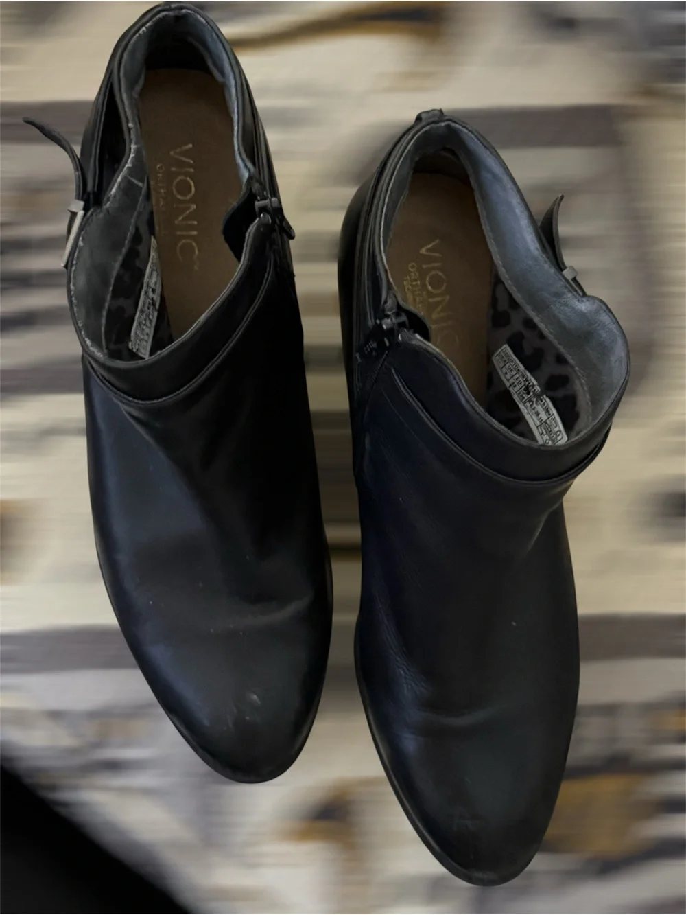 Vionic Upton Black Leather Ankle Boot